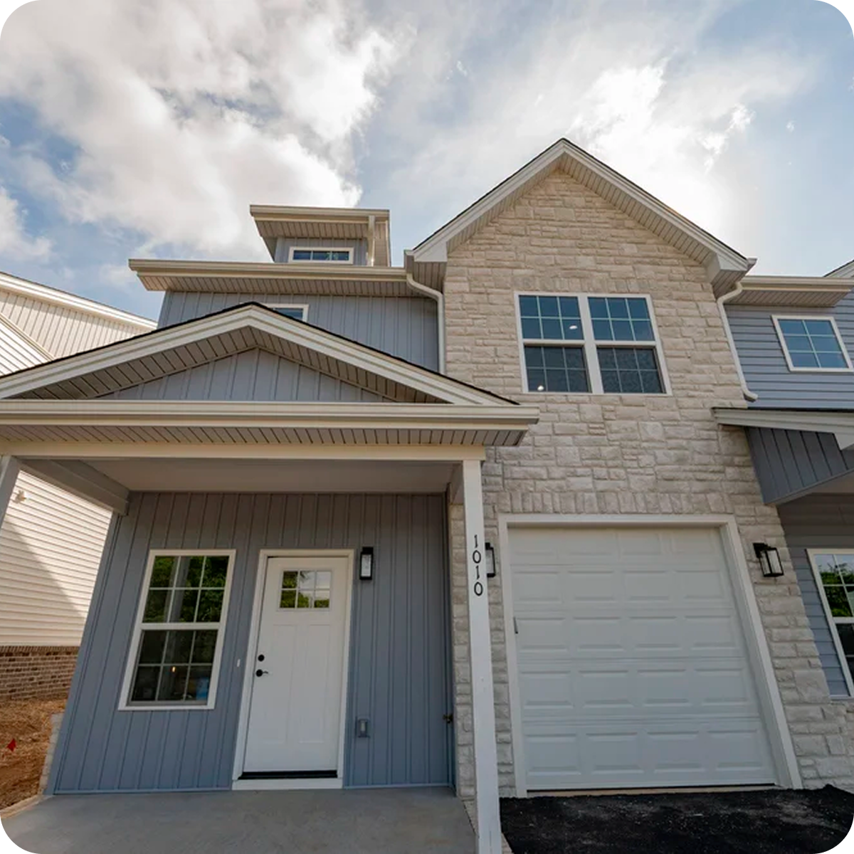 Washburn Exterior Front Entry